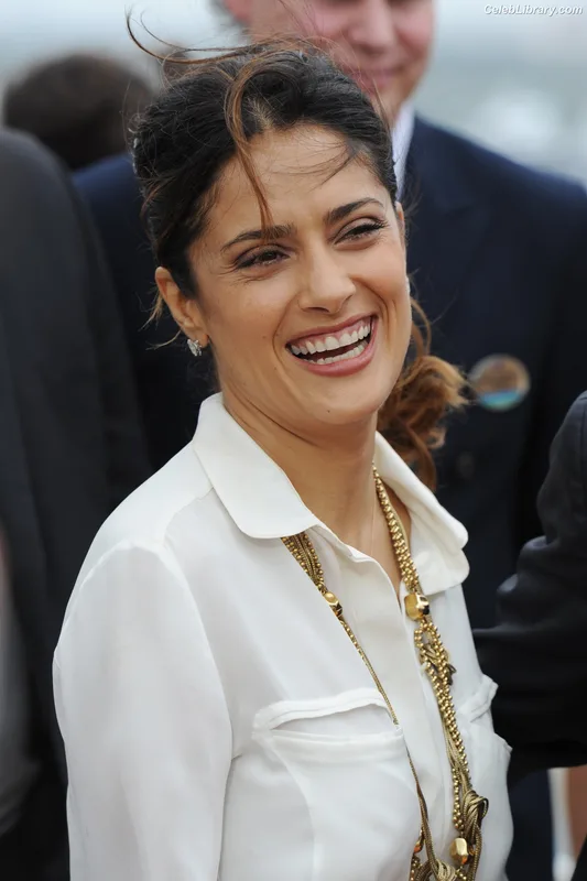 Salma Hayek photo 9 of 3053