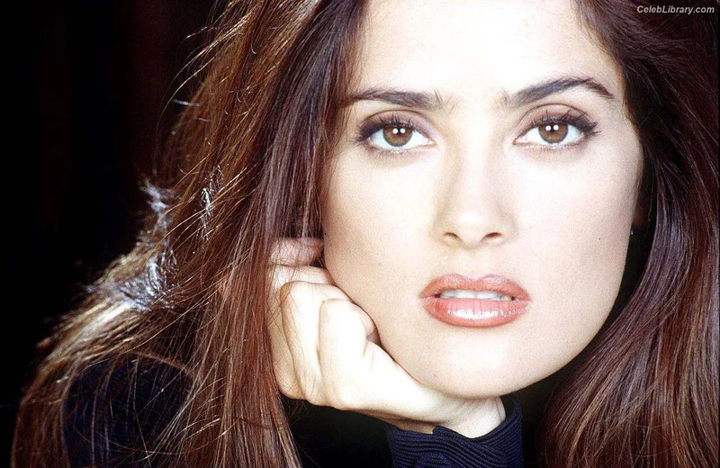 Salma Hayek photo 18 of 3053