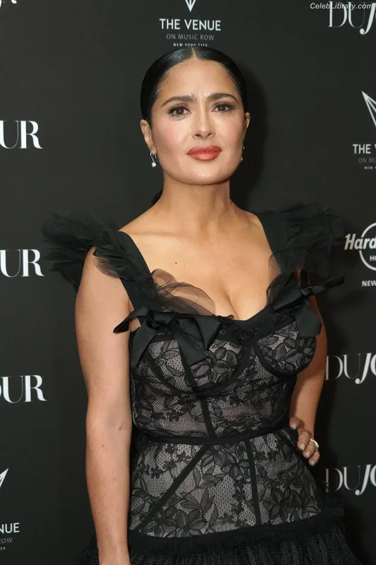 Salma Hayek photo 9 of 3053