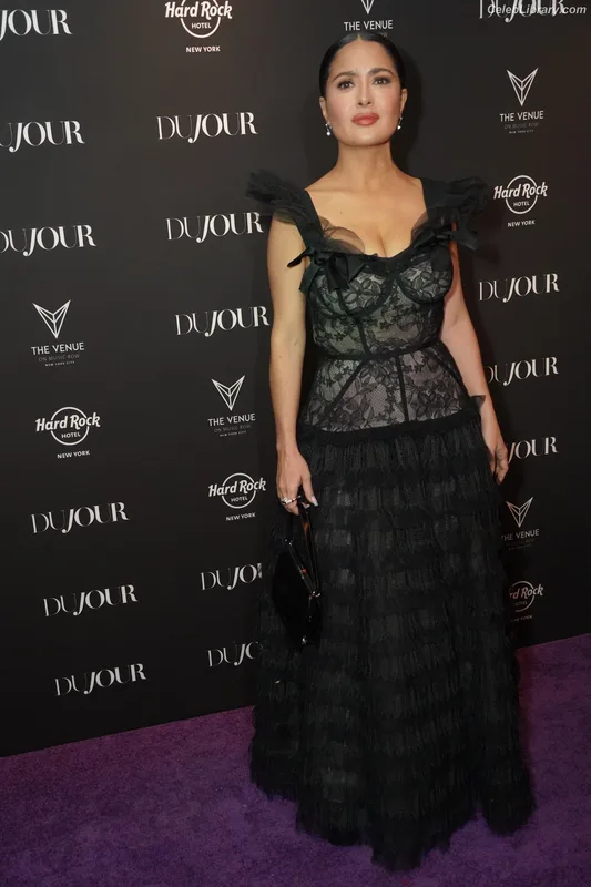 Salma Hayek photo 20 of 3053