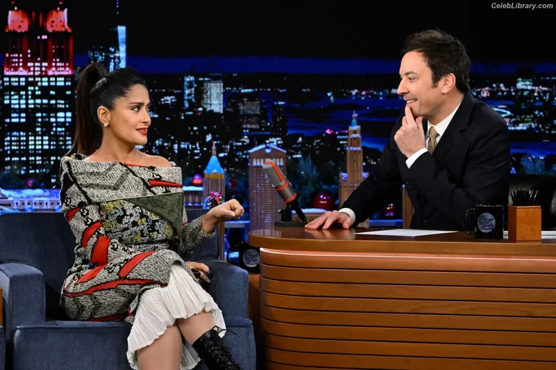Salma Hayek photo 22 of 3053