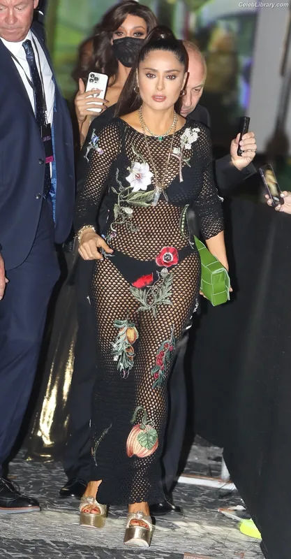 Salma Hayek photo 17 of 3053