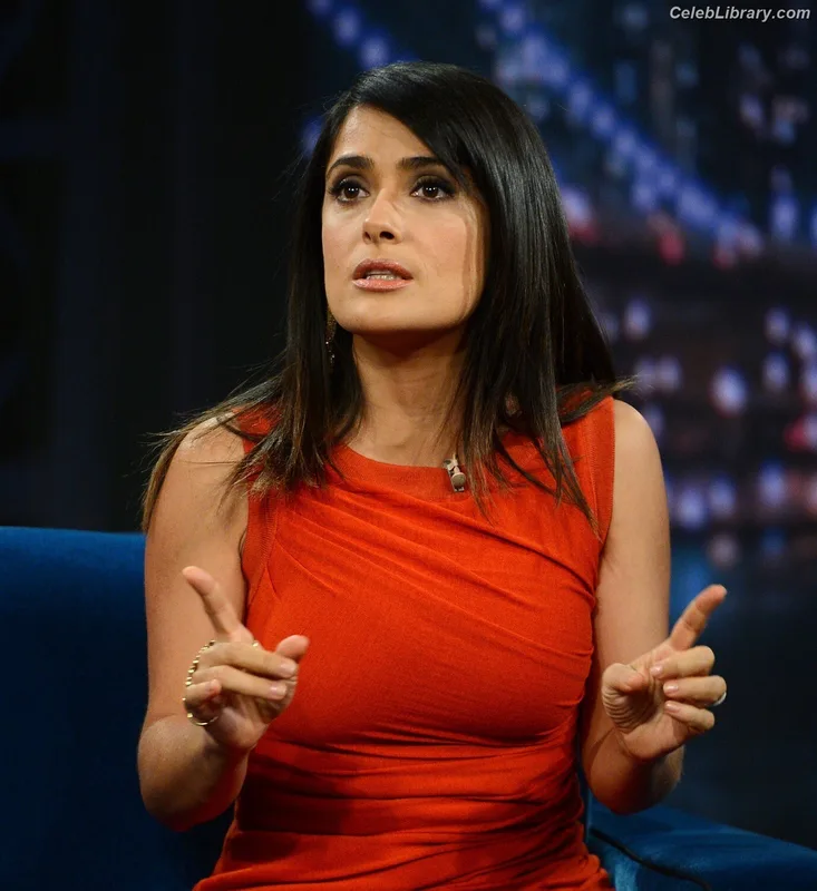 Salma Hayek photo 1 of 3053
