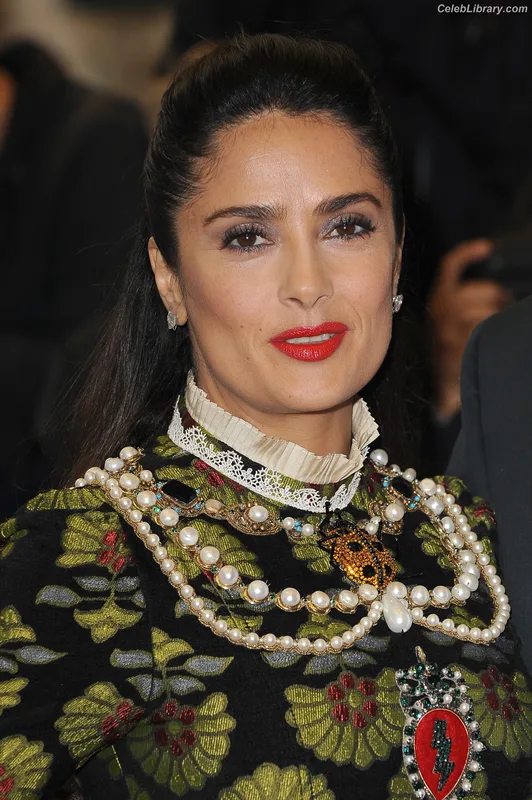 Salma Hayek photo 7 of 3053