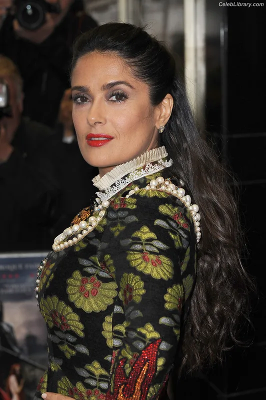 Salma Hayek photo 10 of 3053