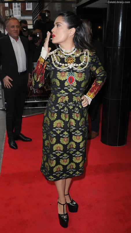 Salma Hayek photo 23 of 3053