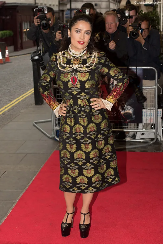 Salma Hayek photo 1 of 3053