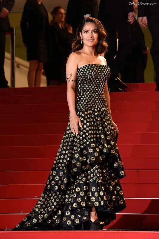 Salma Hayek photo 9 of 3053
