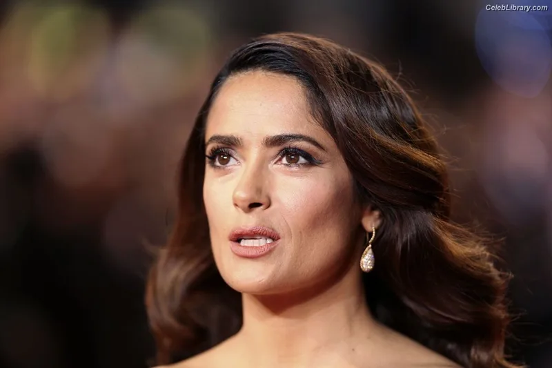 Salma Hayek photo 6 of 3053