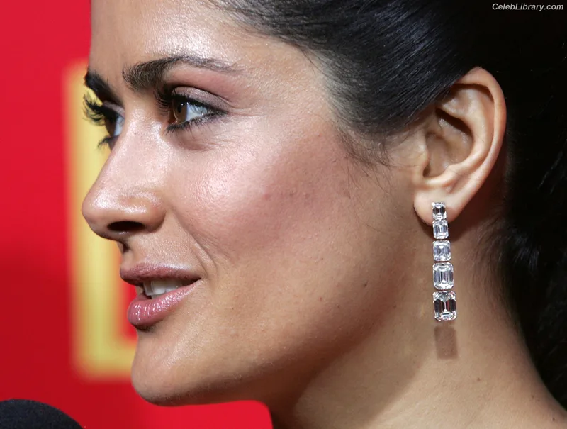 Salma Hayek photo 7 of 3053