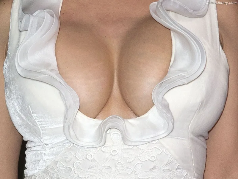 Salma Hayek photo 17 of 3053