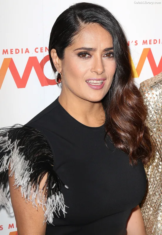 Salma Hayek photo 5 of 3053