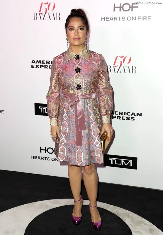 Salma Hayek photo 4 of 3053