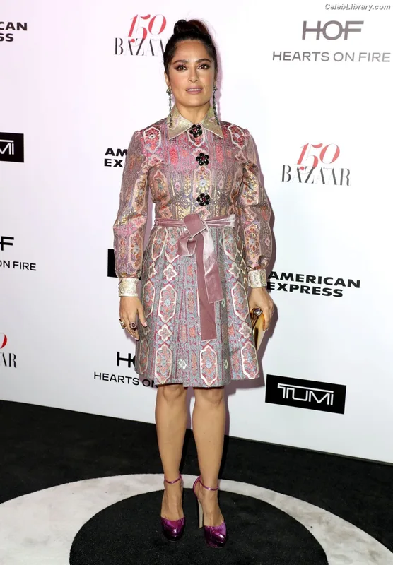 Salma Hayek photo 6 of 3053