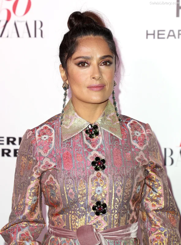 Salma Hayek photo 7 of 3053