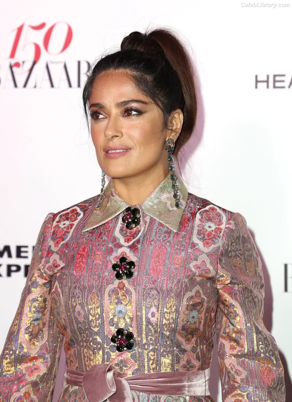 Salma Hayek photo 9 of 3053