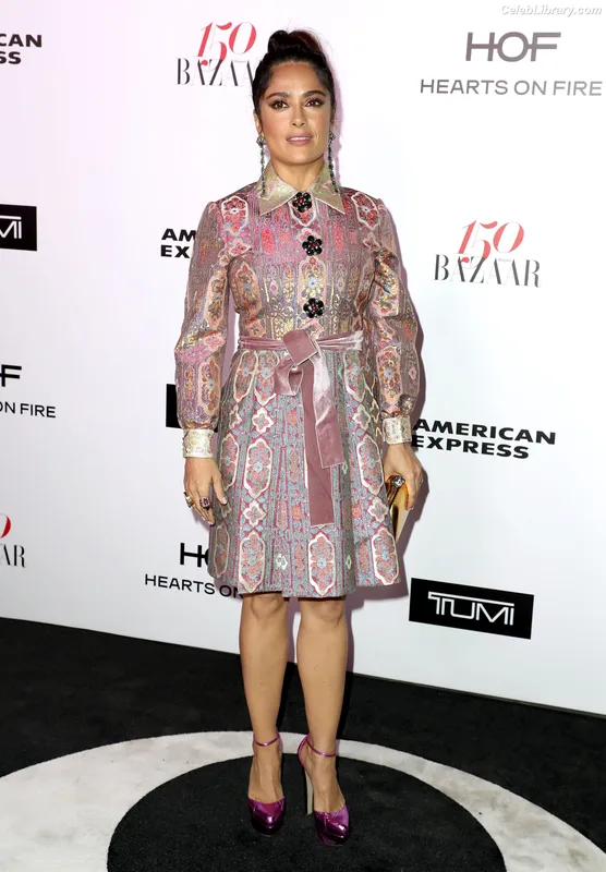 Salma Hayek photo 12 of 3053