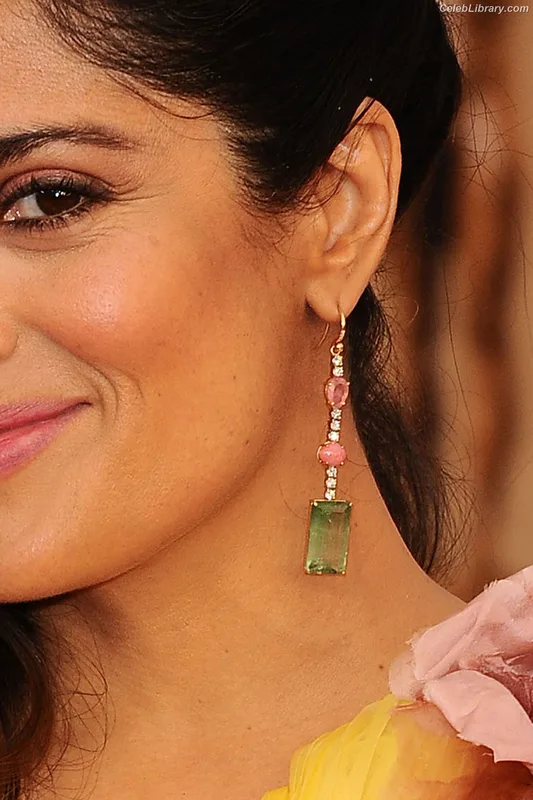 Salma Hayek photo 16 of 3053