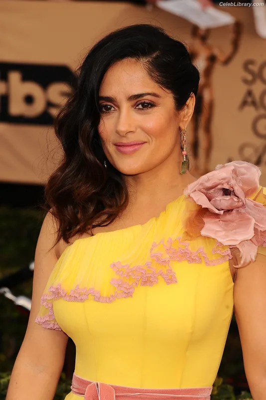 Salma Hayek photo 21 of 3053