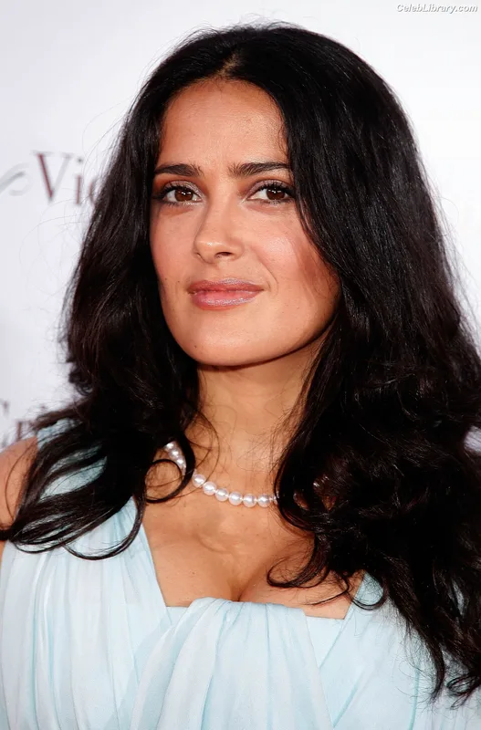 Salma Hayek photo 16 of 3053