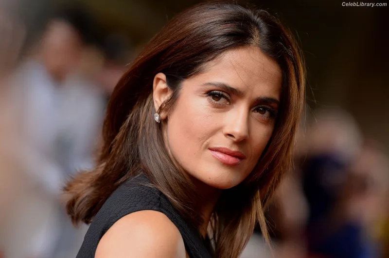 Salma Hayek photo 17 of 3053