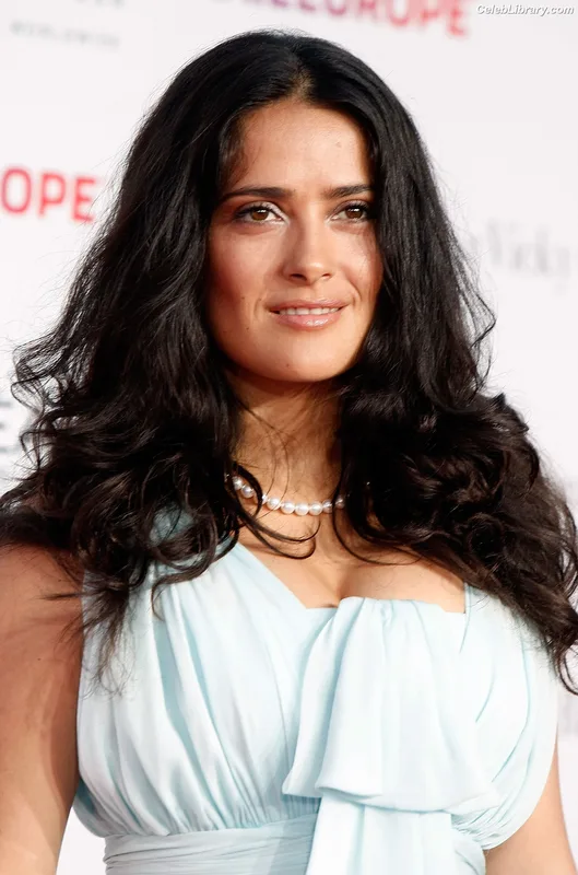 Salma Hayek photo 22 of 3053