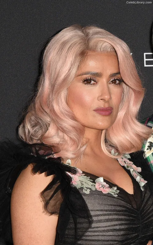 Salma Hayek photo 9 of 3053