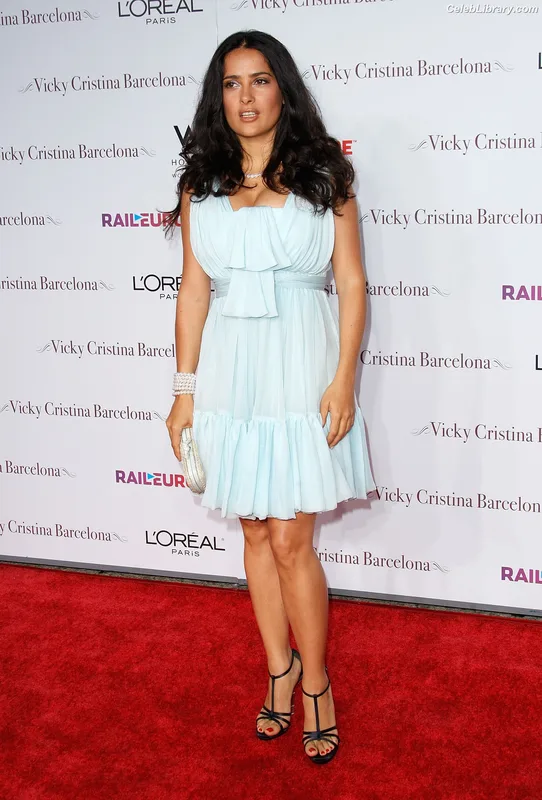 Salma Hayek photo 12 of 3053