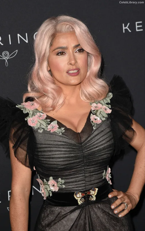 Salma Hayek photo 17 of 3053