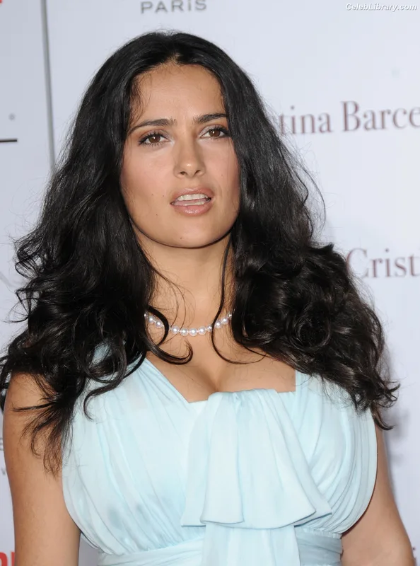 Salma Hayek photo 11 of 3053