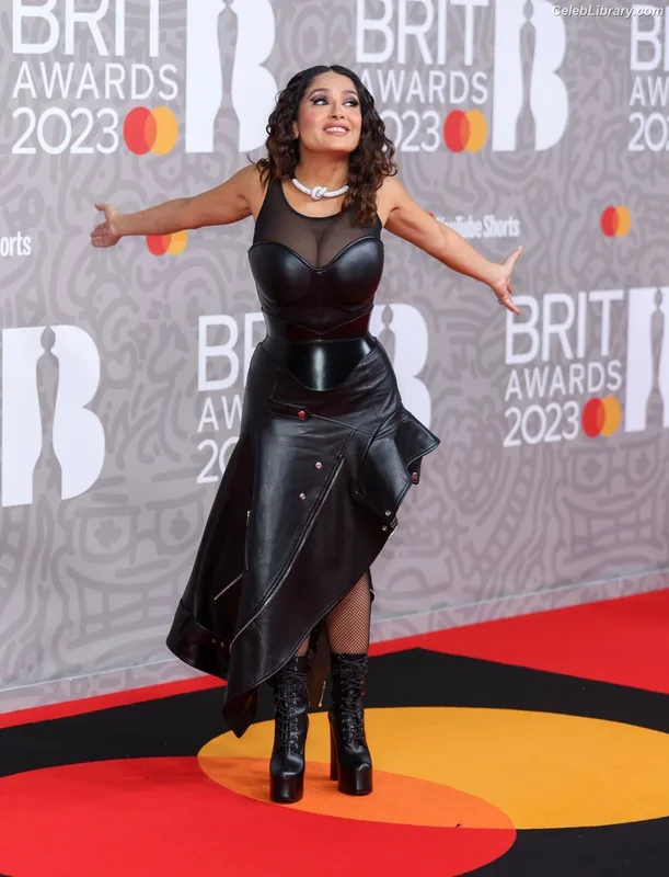 Salma Hayek photo 11 of 3053