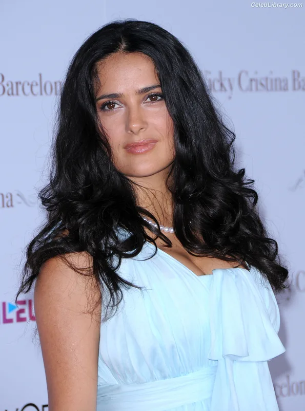 Salma Hayek photo 18 of 3053