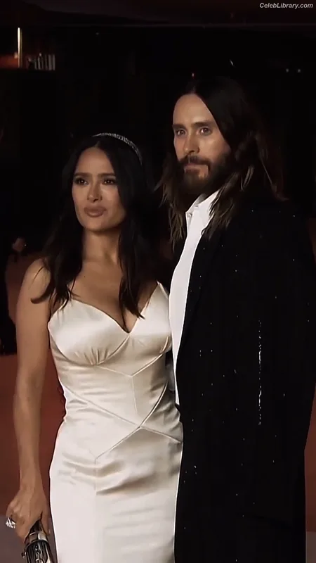 Salma Hayek photo 14 of 3053