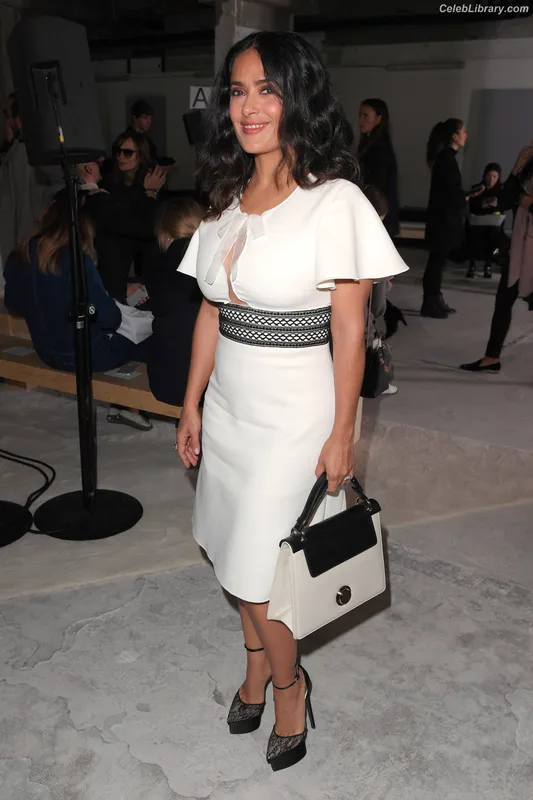 Salma Hayek photo 7 of 3053