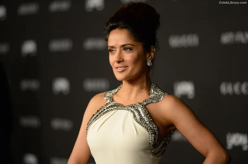 Salma Hayek photo 16 of 3053