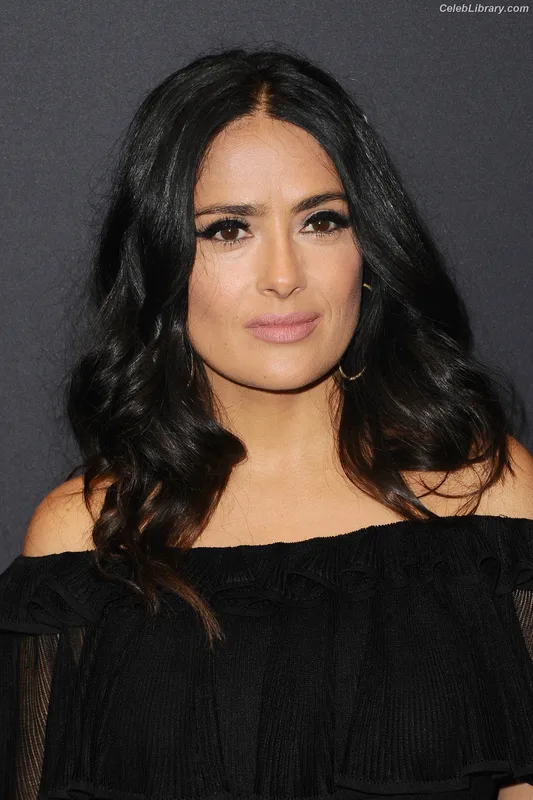 Salma Hayek photo 17 of 3053