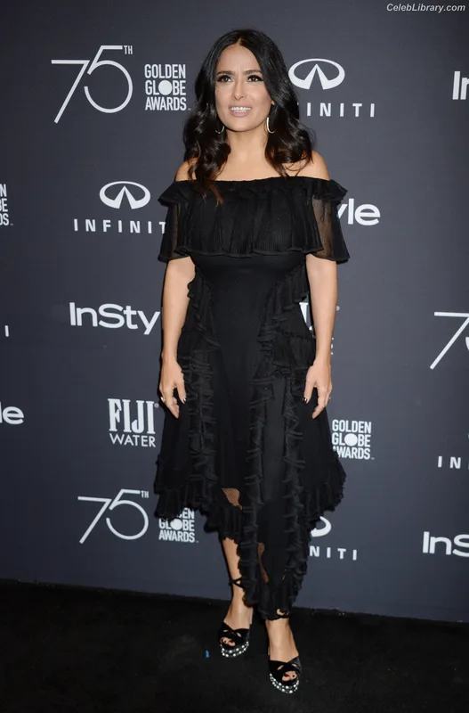 Salma Hayek photo 4 of 3053