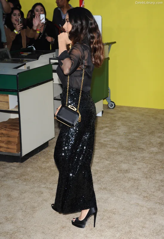 Salma Hayek photo 5 of 3053