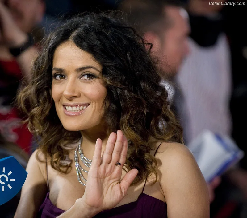 Salma Hayek photo 8 of 3053