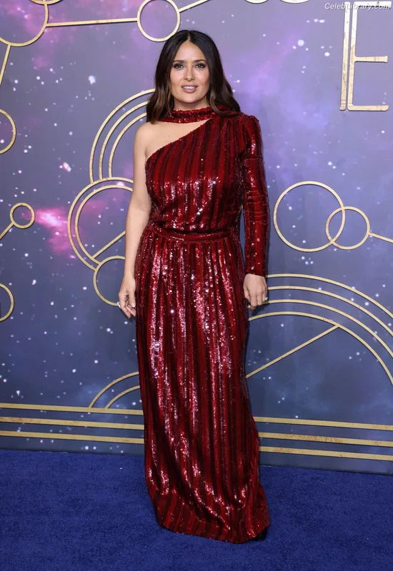 Salma Hayek photo 2 of 3053