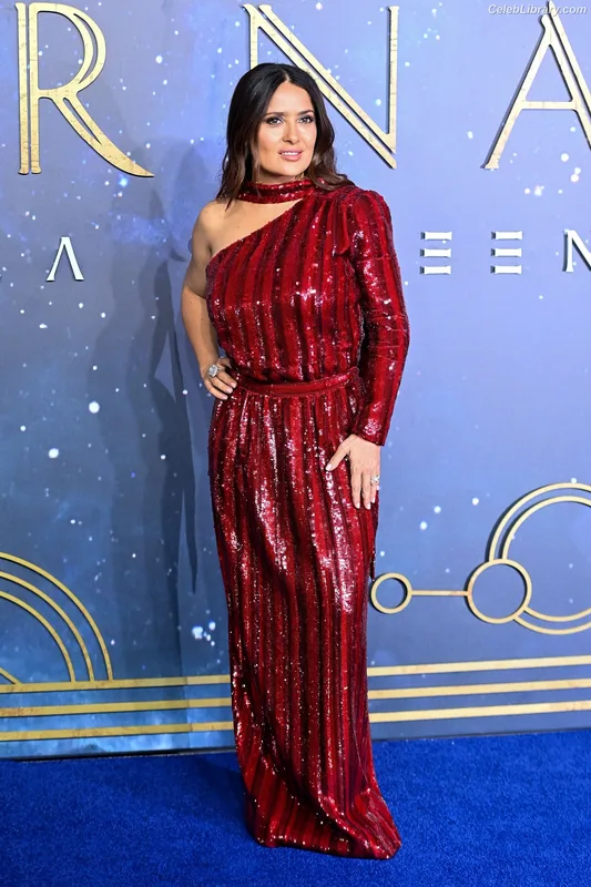 Salma Hayek photo 7 of 3053