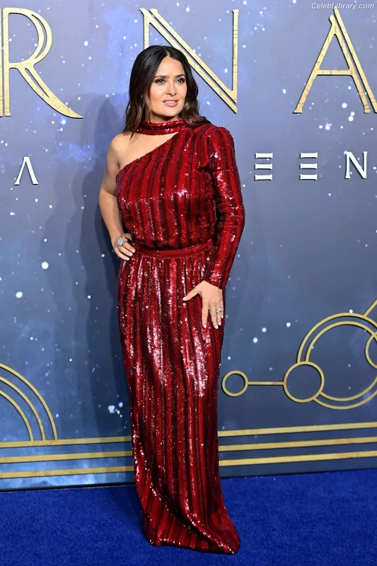 Salma Hayek photo 8 of 3053