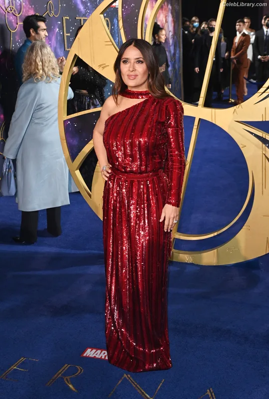 Salma Hayek photo 11 of 3053