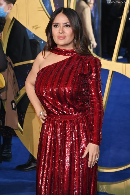 Salma Hayek photo 17 of 3053