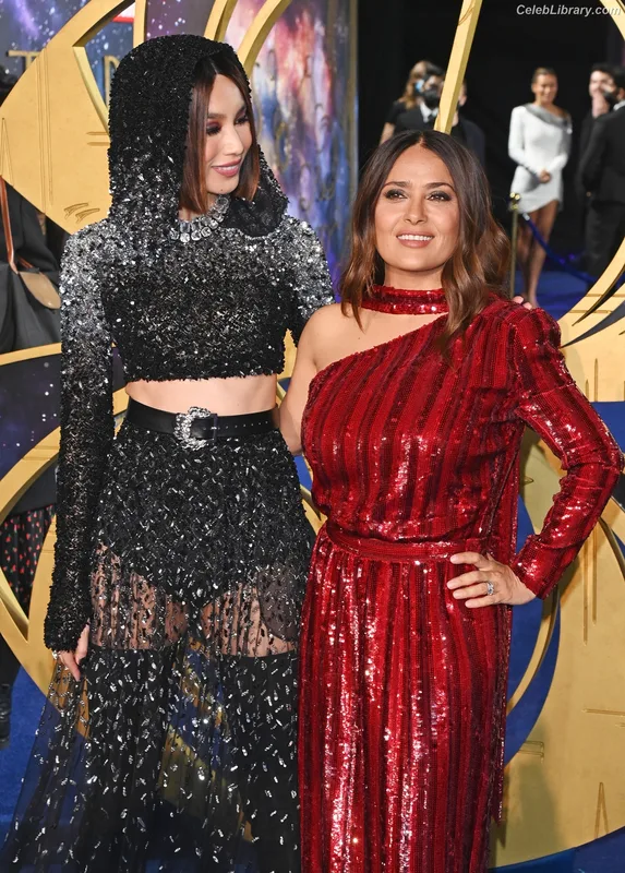 Salma Hayek photo 10 of 3053