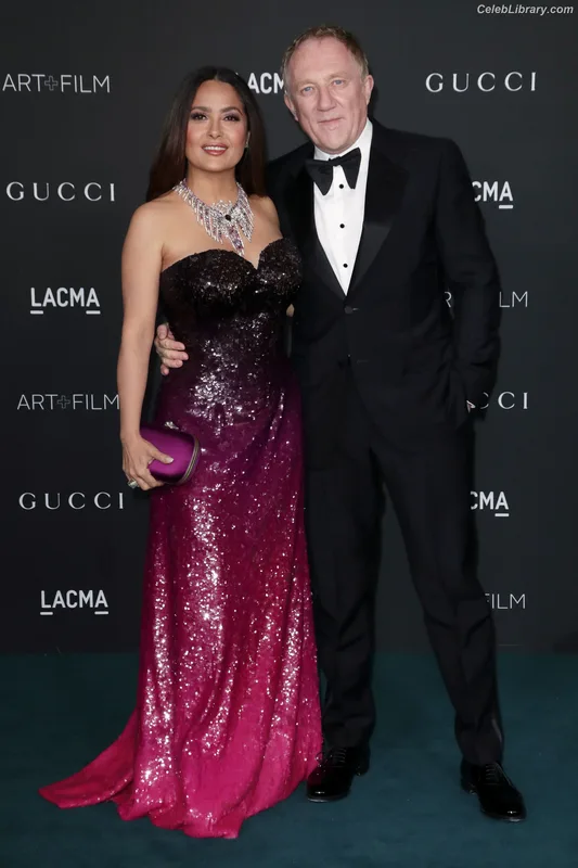 Salma Hayek photo 5 of 3053