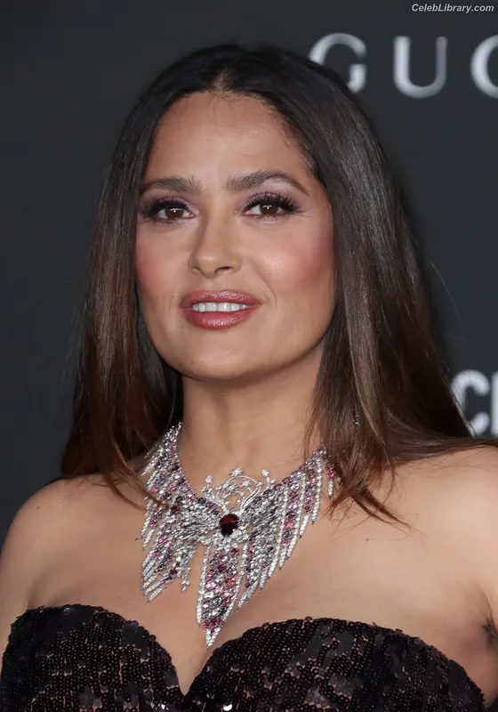 Salma Hayek photo 7 of 3053