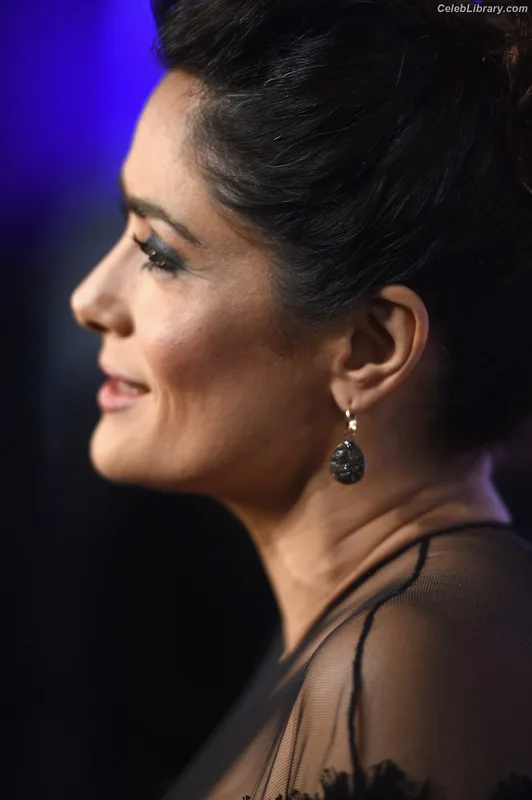 Salma Hayek photo 8 of 3053