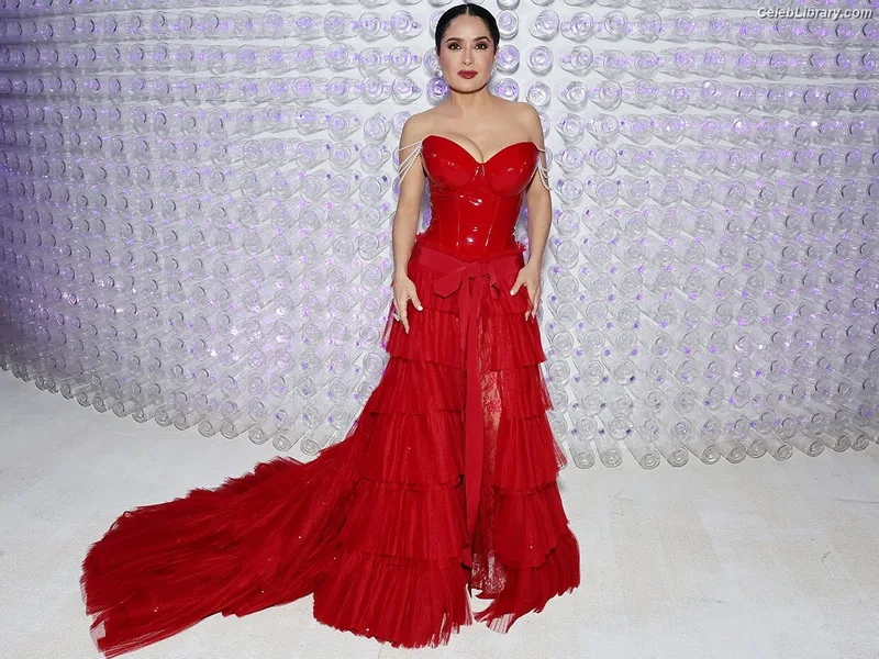 Salma Hayek photo 17 of 3053