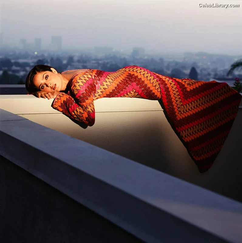 Salma Hayek photo 6 of 3053